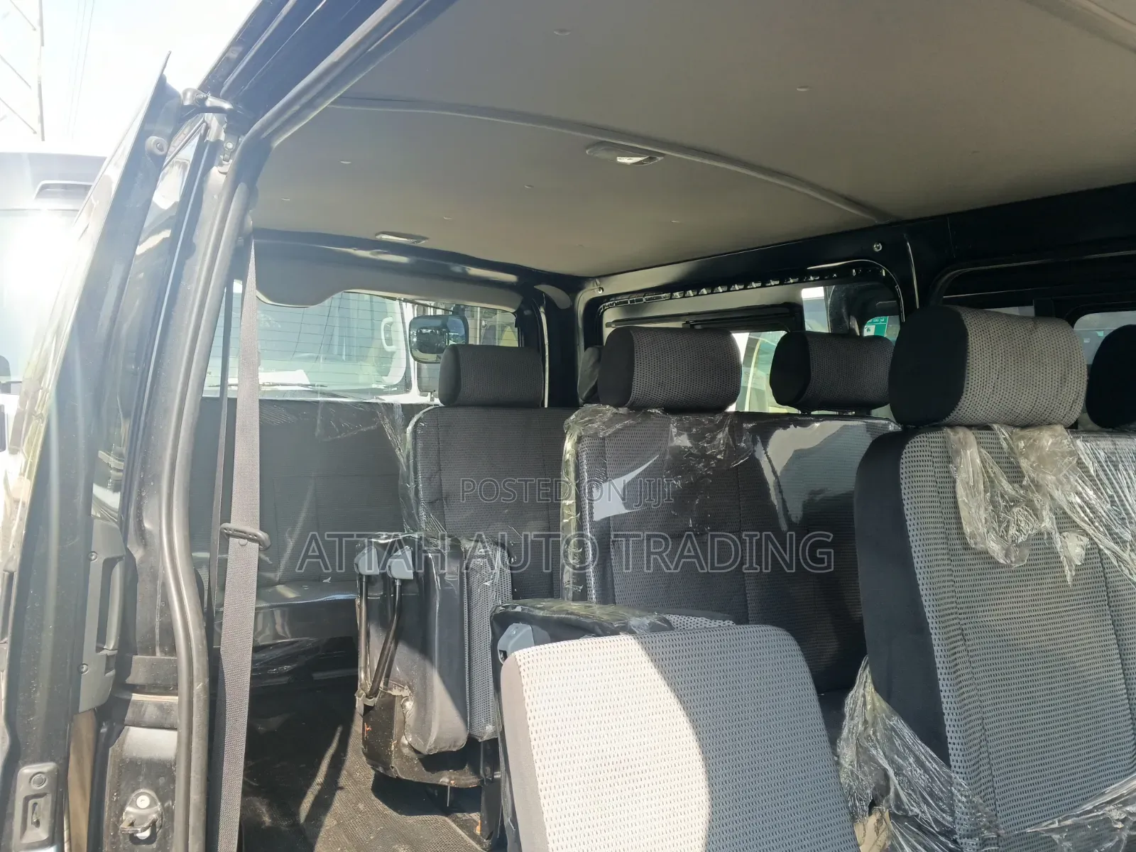 Toyota HiAce 2016 Black