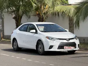Toyota Corolla LE 4dr Sedan (1.8L 4cyl CVT) 2015 White