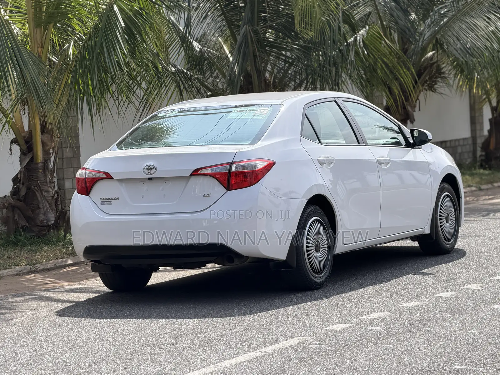Toyota Corolla LE 4dr Sedan (1.8L 4cyl CVT) 2015 White