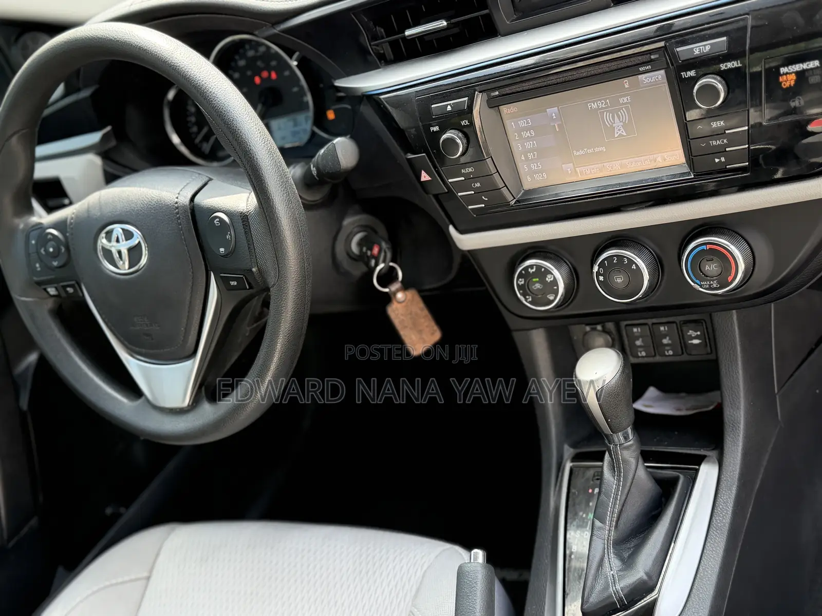 Toyota Corolla LE 4dr Sedan (1.8L 4cyl CVT) 2015 White