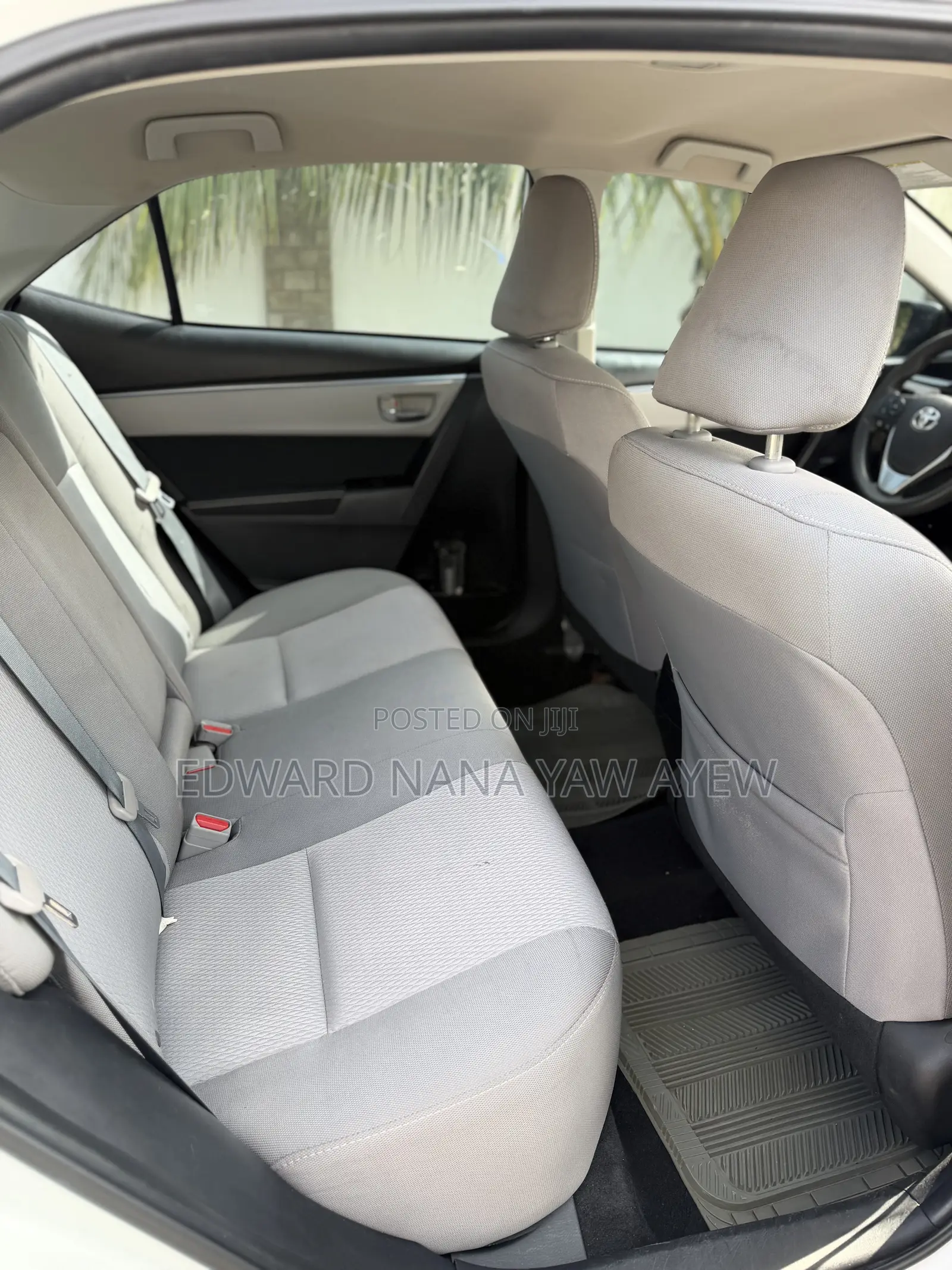 Toyota Corolla LE 4dr Sedan (1.8L 4cyl CVT) 2015 White
