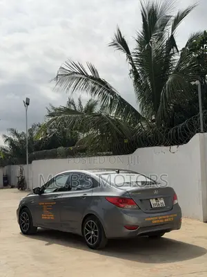 Hyundai Accent 2012 Silver