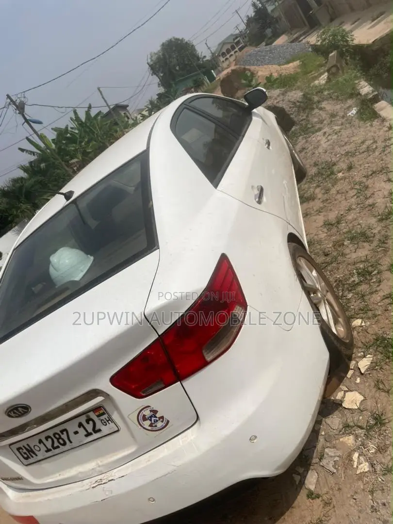 Kia Cerato 2011 White