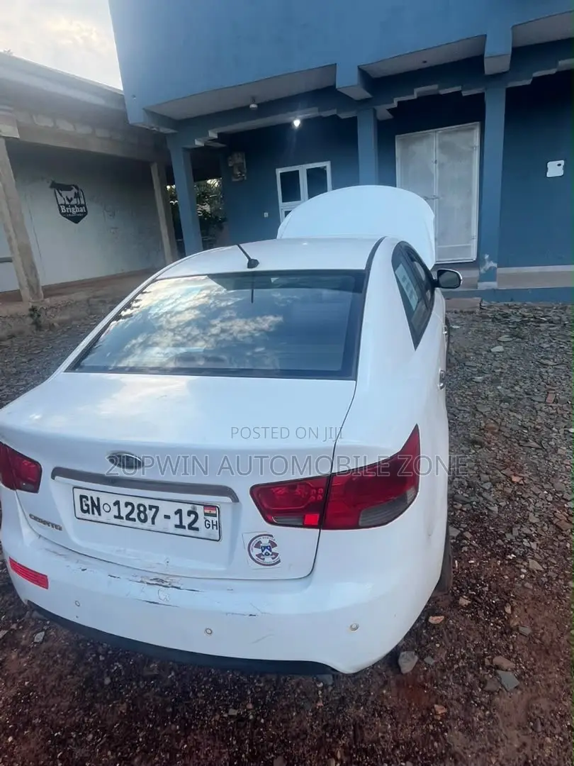 Kia Cerato 2011 White