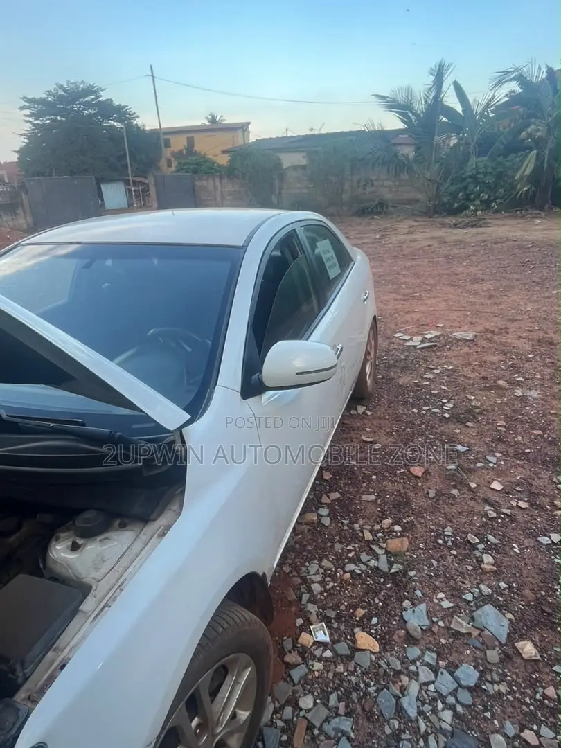 Kia Cerato 2011 White