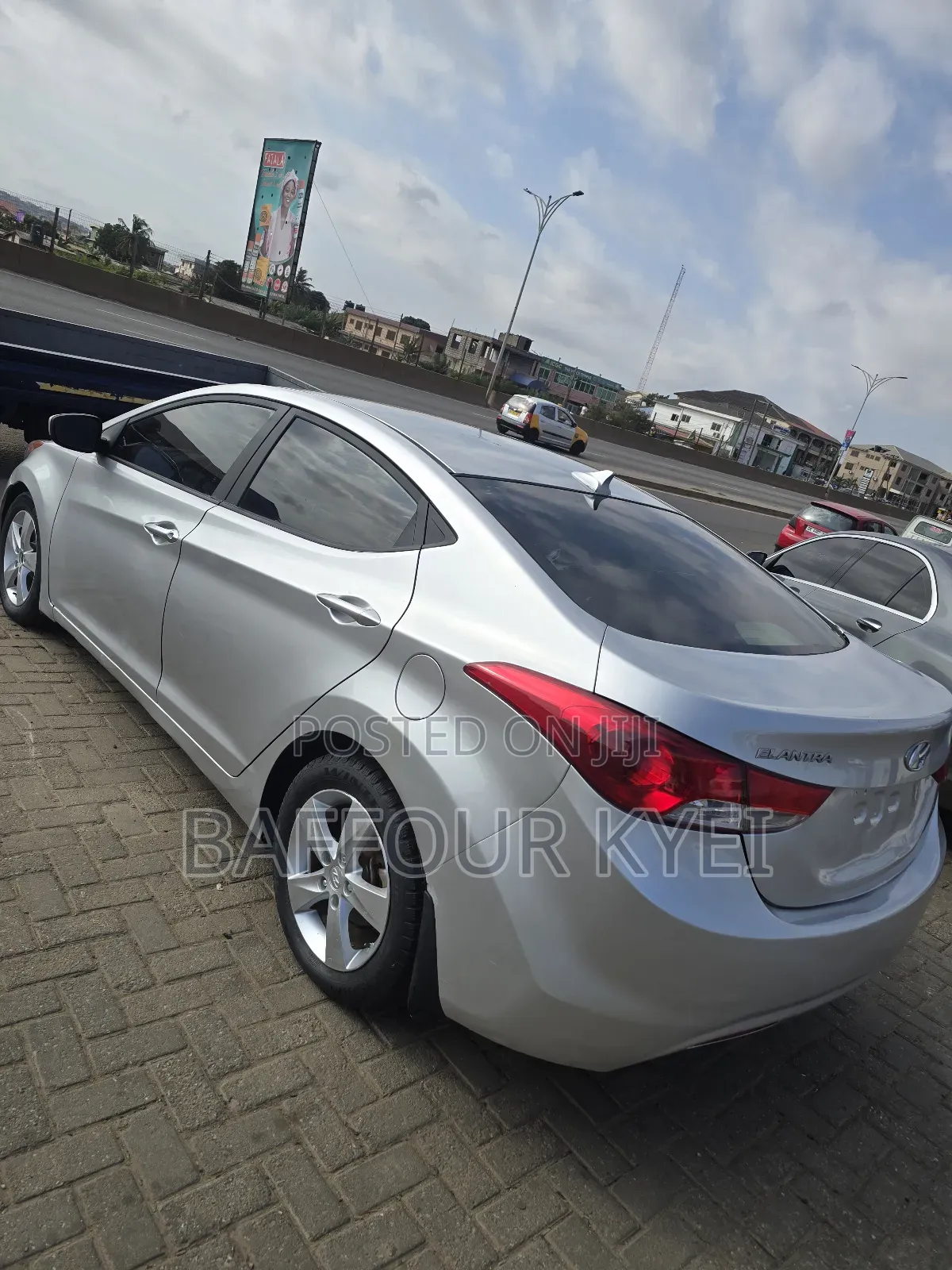 Hyundai Elantra Limited Sedan FWD (1.8L 4cyl 6A) 2013 Silver