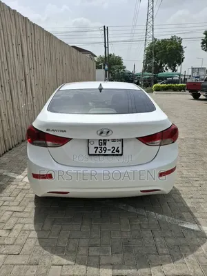 Hyundai Elantra 2013 White