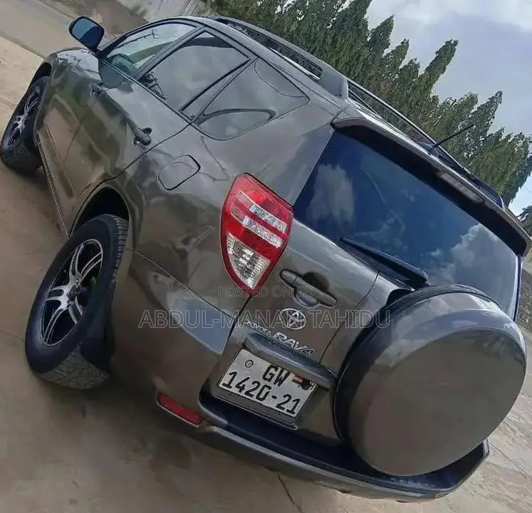 Toyota RAV4 2.5 2010 Gray