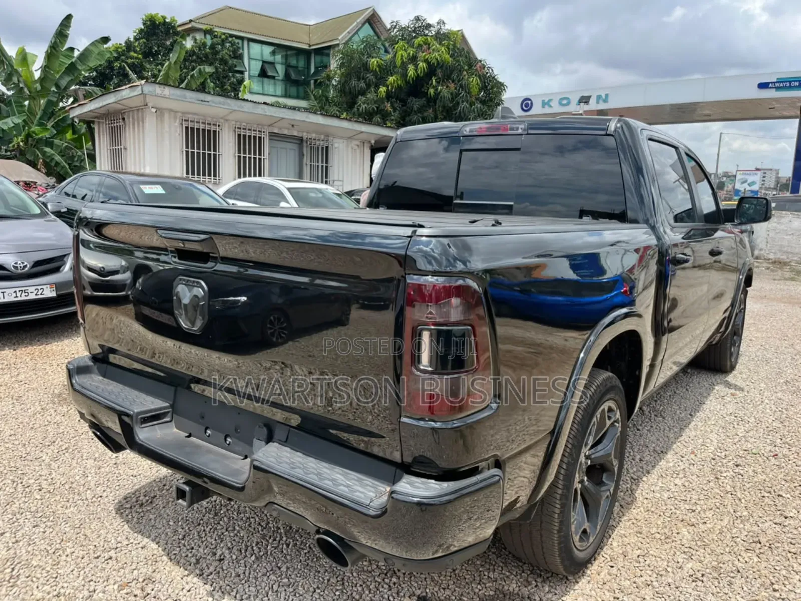 RAM 1500 2021 Black