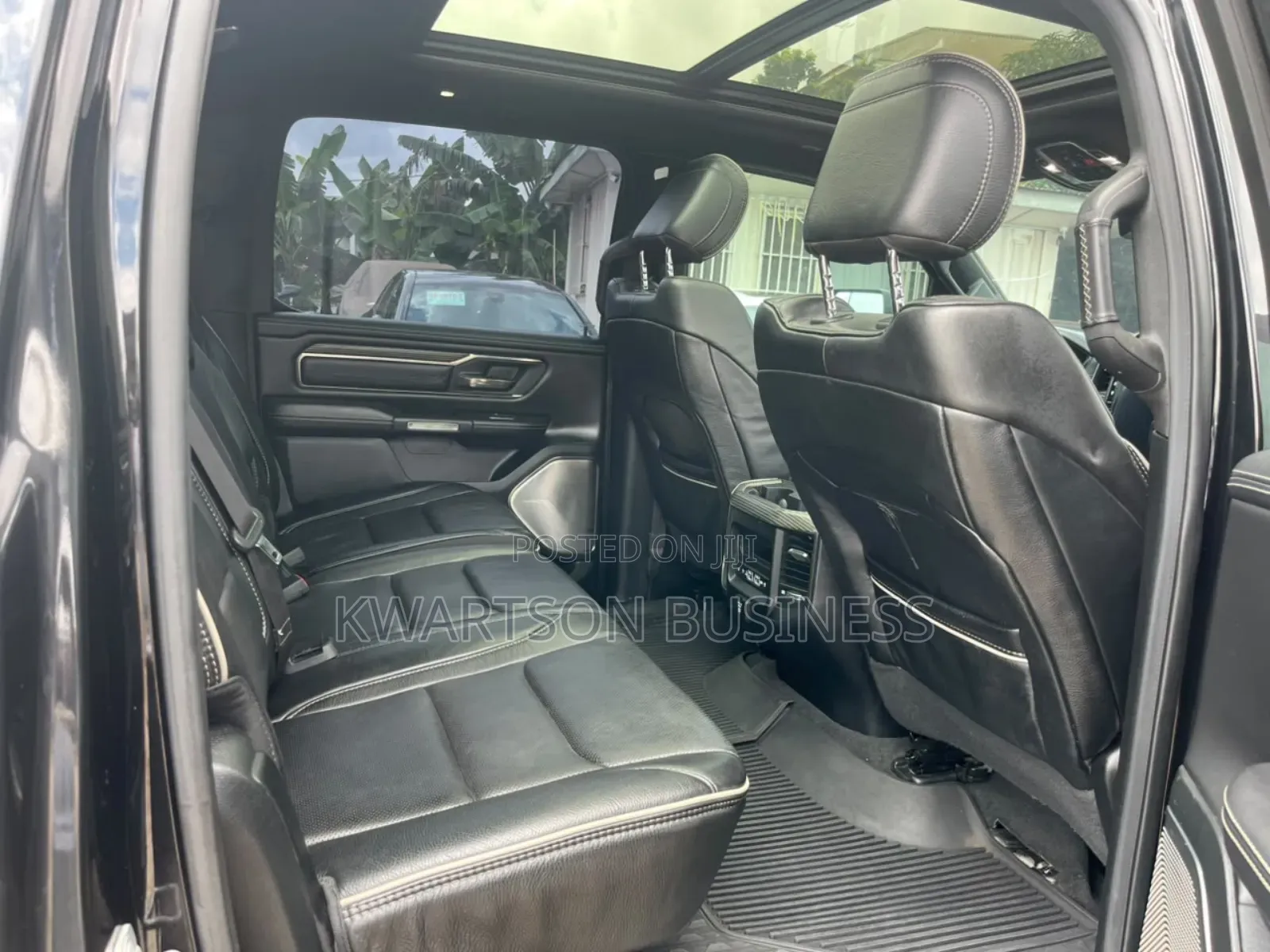 RAM 1500 2021 Black