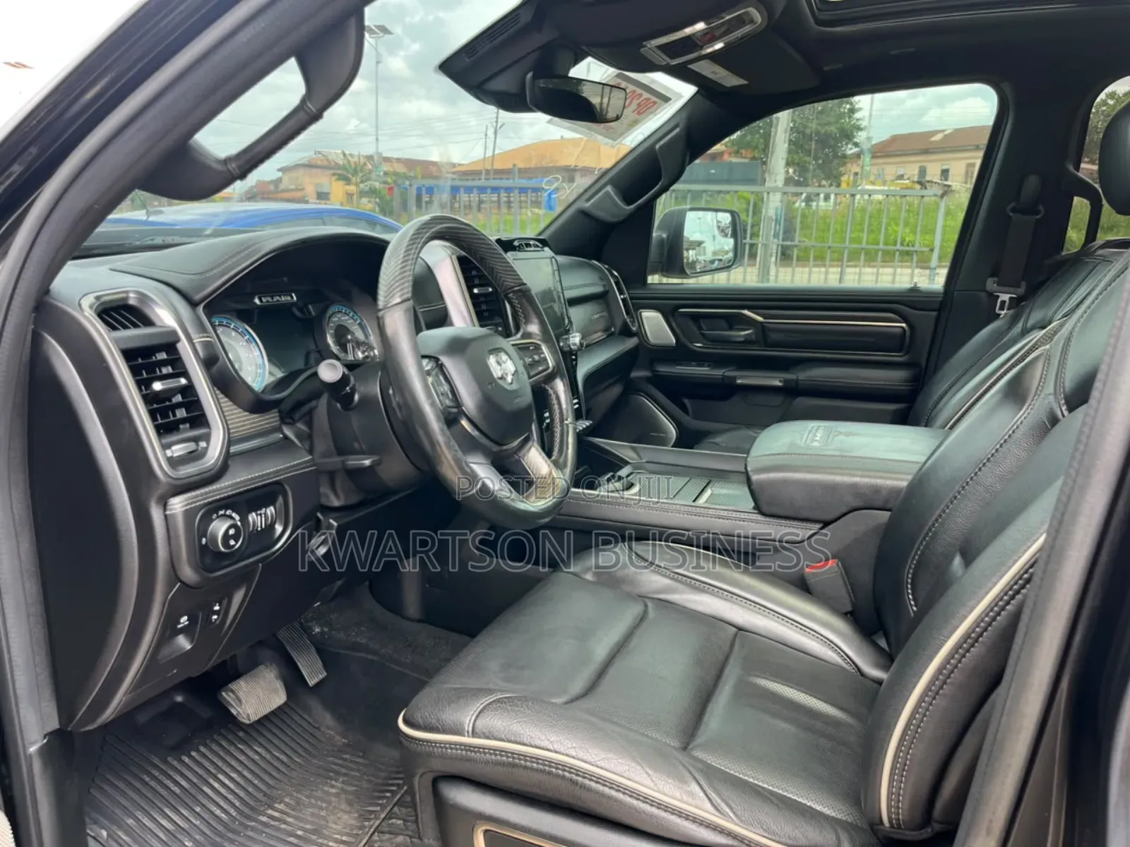 RAM 1500 2021 Black