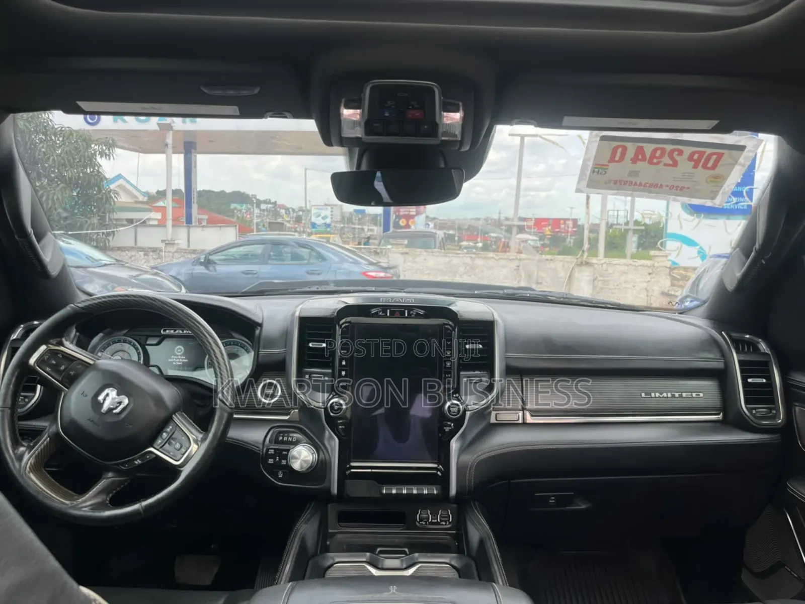 RAM 1500 2021 Black
