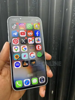 Apple iPhone 16e 128 GB White