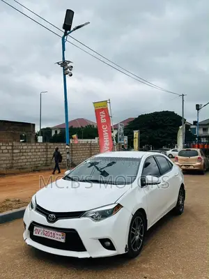Toyota Corolla 2015 White
