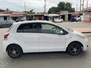 Toyota Vitz 2010 White
