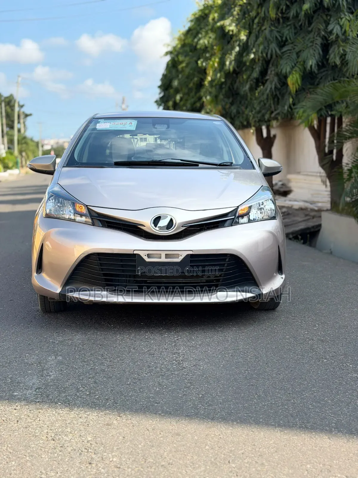 Toyota Vitz 1.0 FWD 5dr 2016 Gold