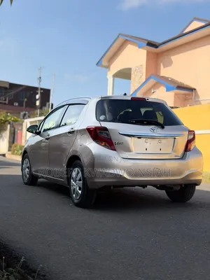 Toyota Vitz 1.0 FWD 5dr 2016 Gold