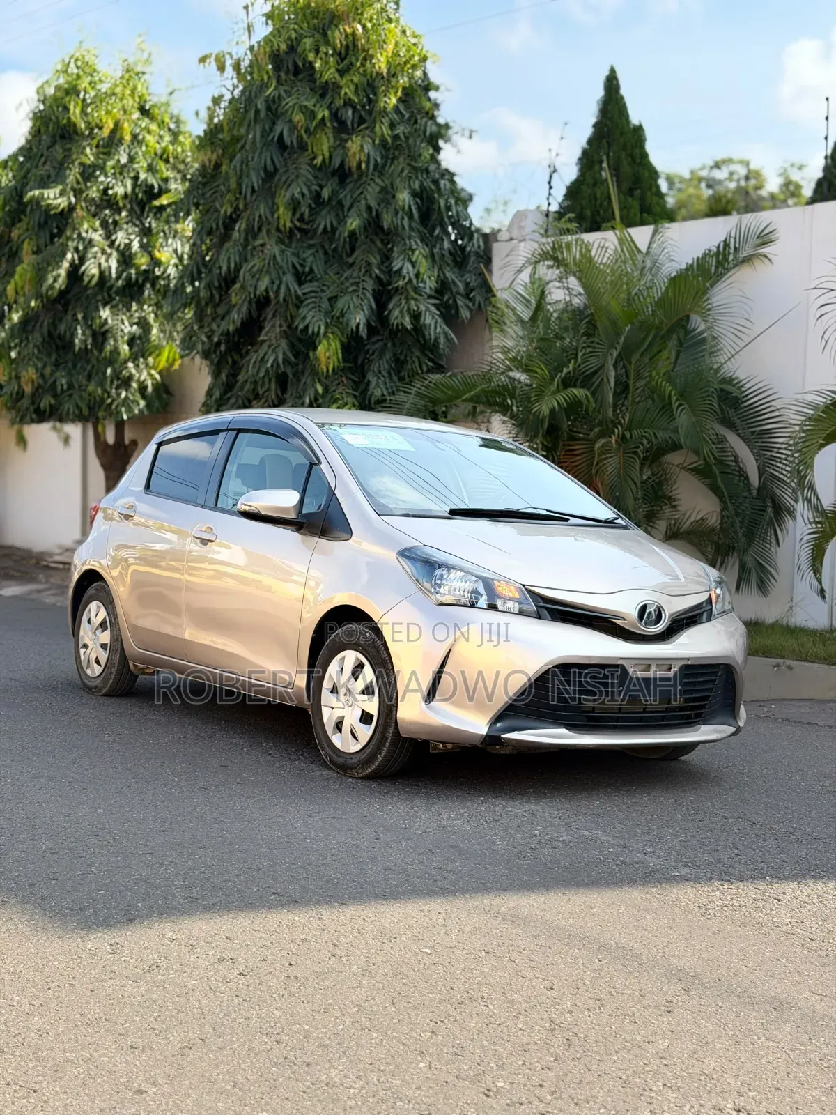 Toyota Vitz 1.0 FWD 5dr 2016 Gold
