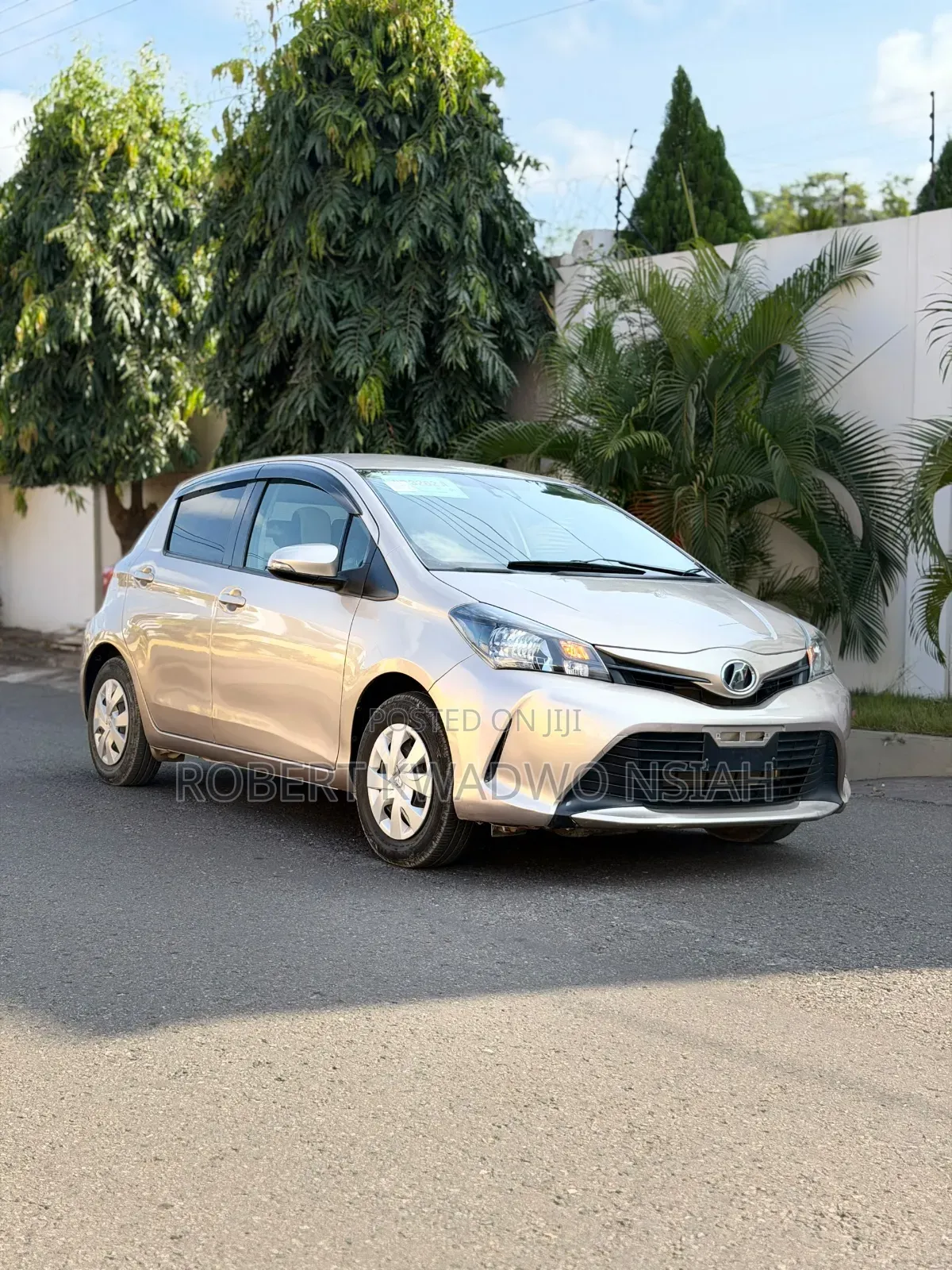 Toyota Vitz 1.0 FWD 5dr 2016 Gold