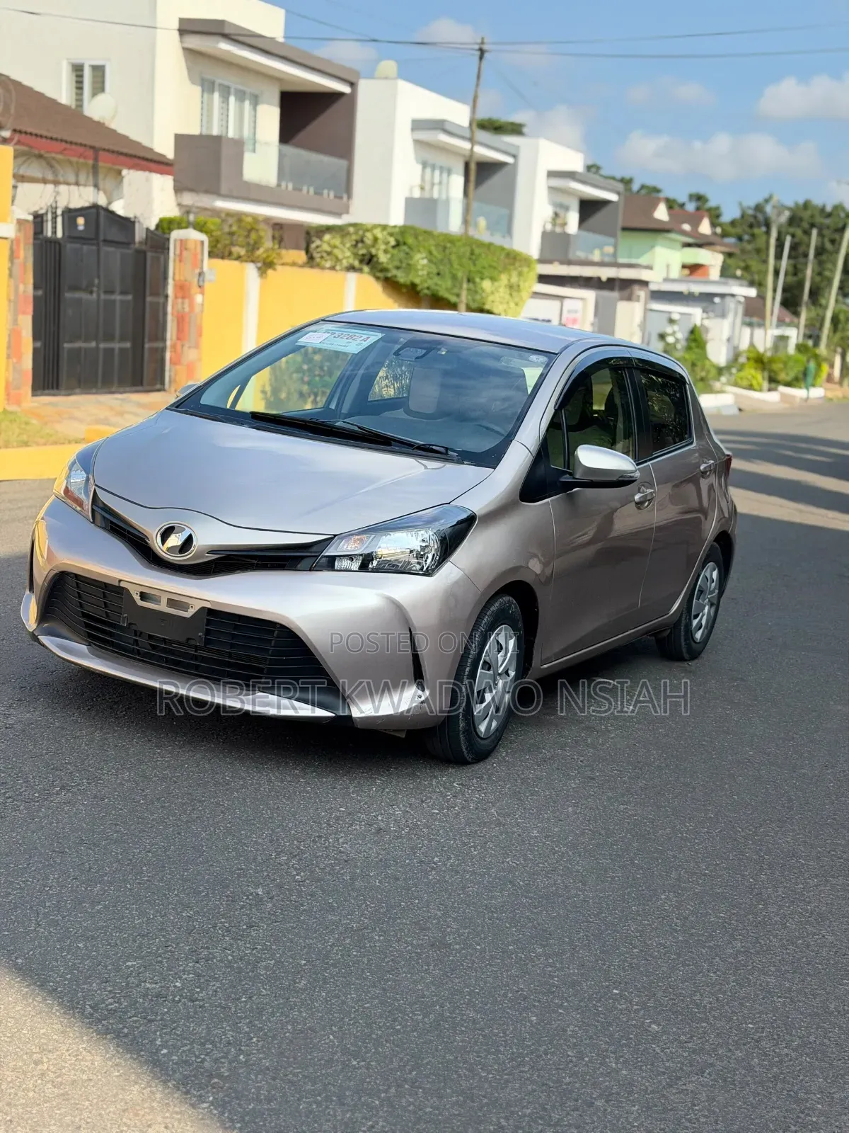 Toyota Vitz 1.0 FWD 5dr 2016 Gold
