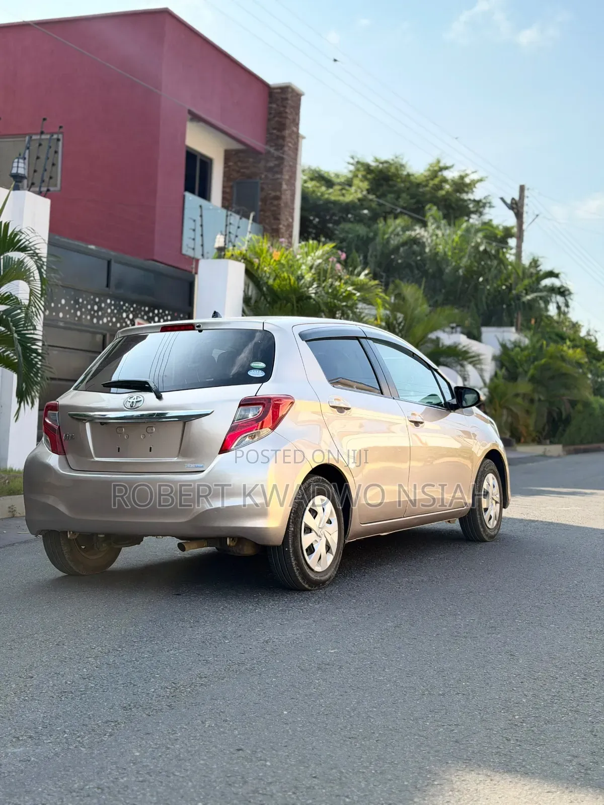 Toyota Vitz 1.0 FWD 5dr 2016 Gold