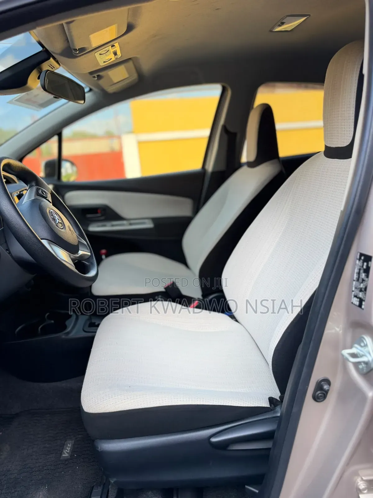 Toyota Vitz 1.0 FWD 5dr 2016 Gold
