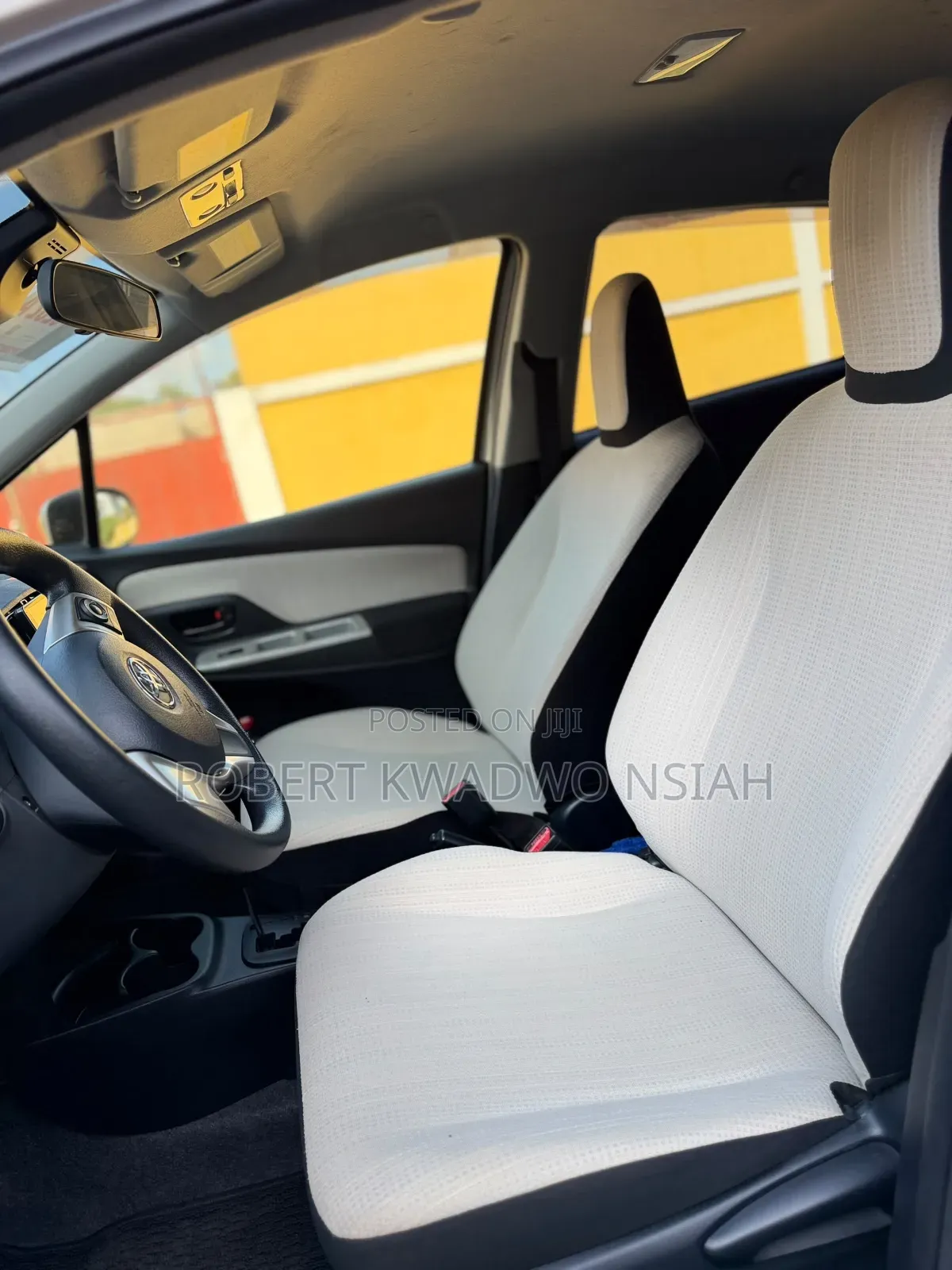 Toyota Vitz 1.0 FWD 5dr 2016 Gold