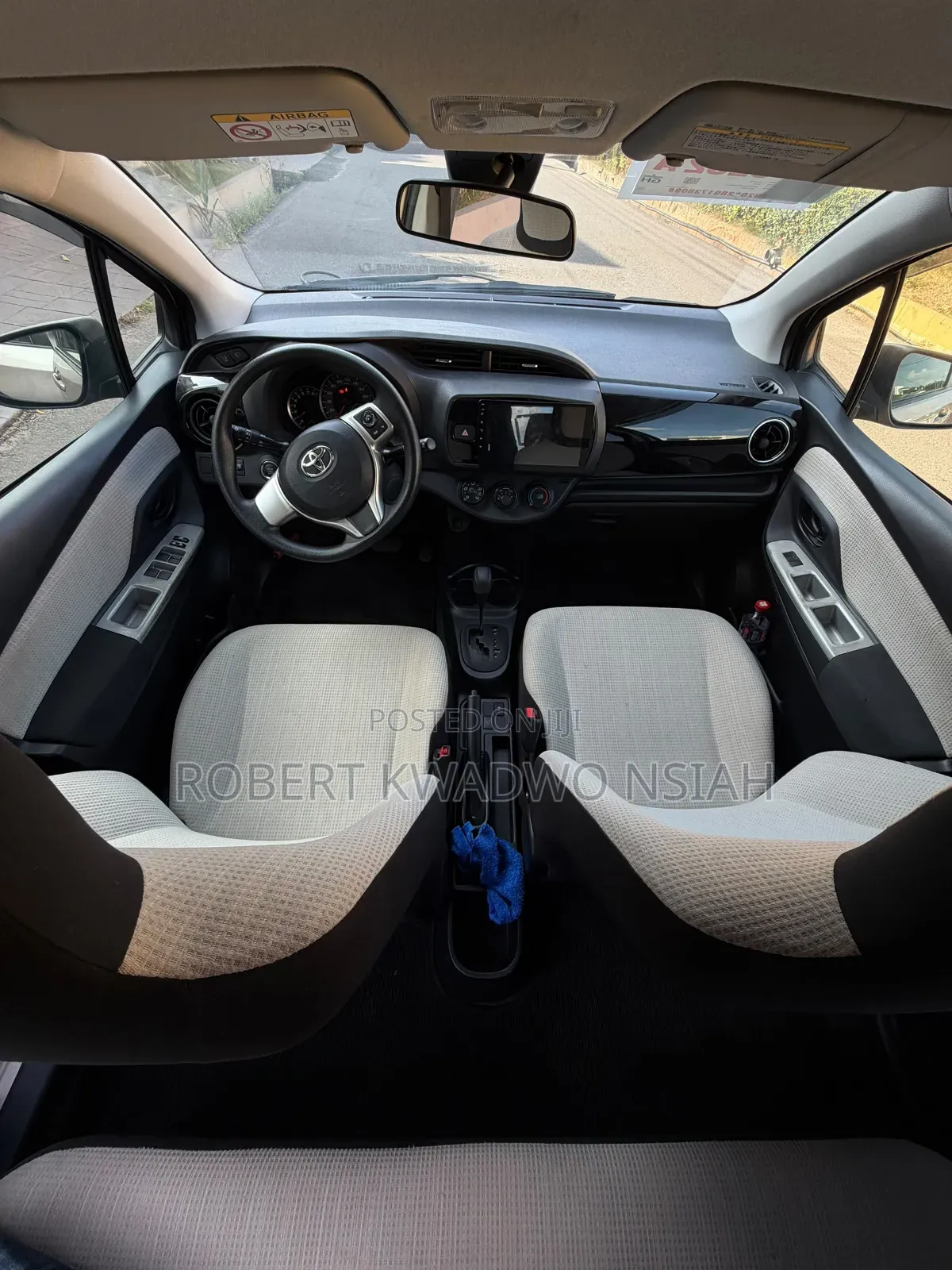 Toyota Vitz 1.0 FWD 5dr 2016 Gold
