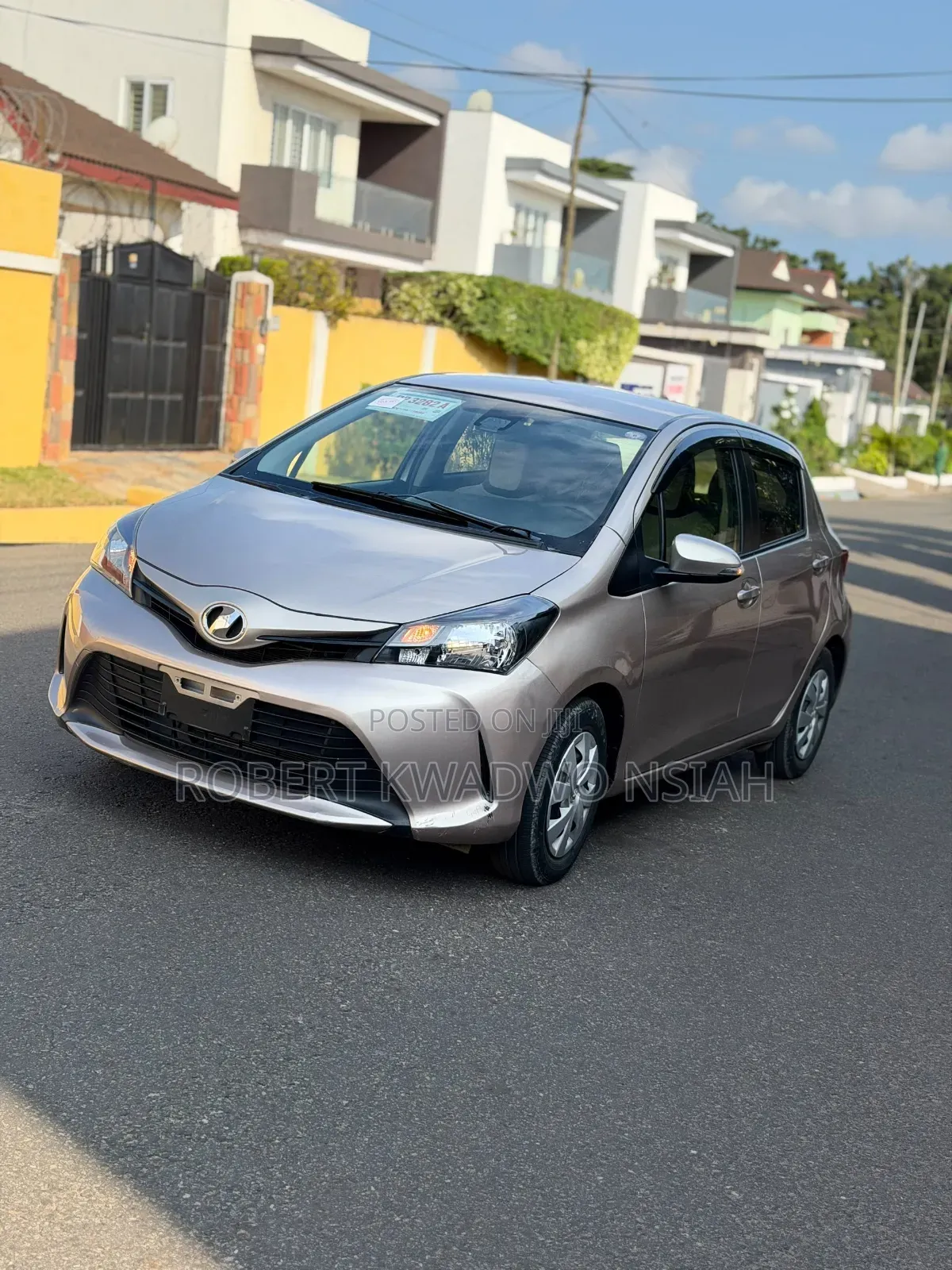 Toyota Vitz 1.0 FWD 5dr 2016 Gold
