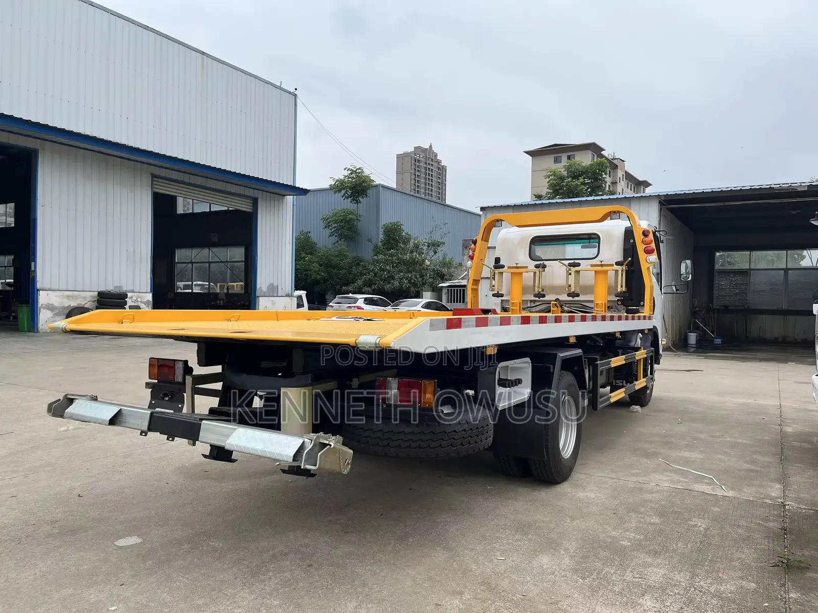 Customized Water Tanker, Garbage and Construction Trucks From China