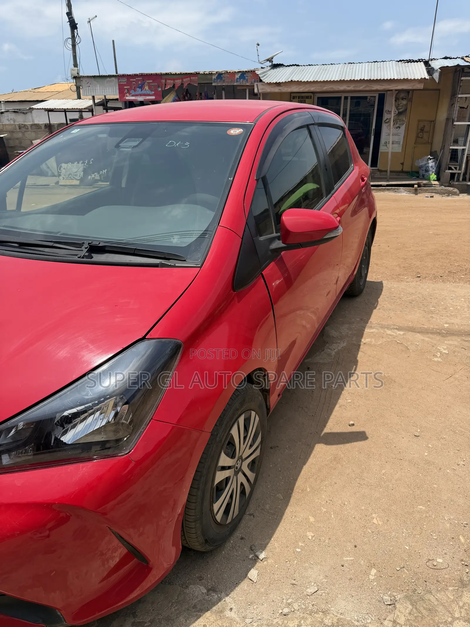 Toyota Vitz 1.3 AWD 5dr 2016 Red