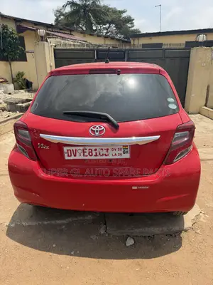 Toyota Vitz 1.3 AWD 5dr 2016 Red