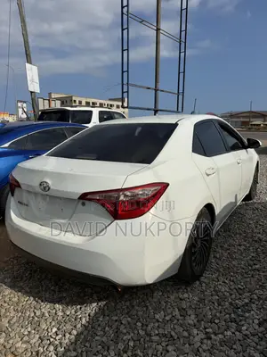 Toyota Corolla 2019 White