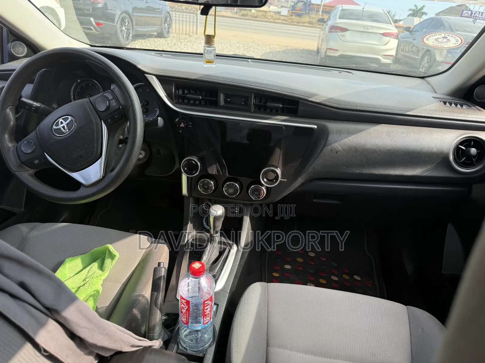 Toyota Corolla 2019 White