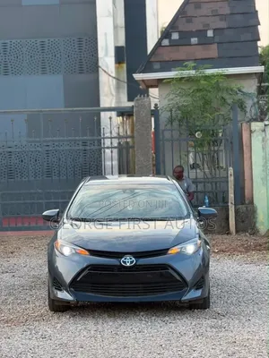 Toyota Corolla LE (1.8L 4cyl 2A) 2018 Gray