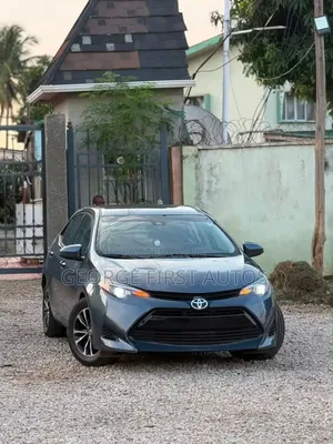 Toyota Corolla LE (1.8L 4cyl 2A) 2018 Gray