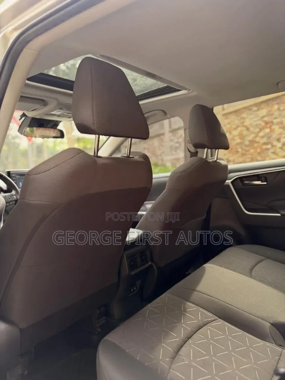 Toyota RAV4 XLE 2021 Silver