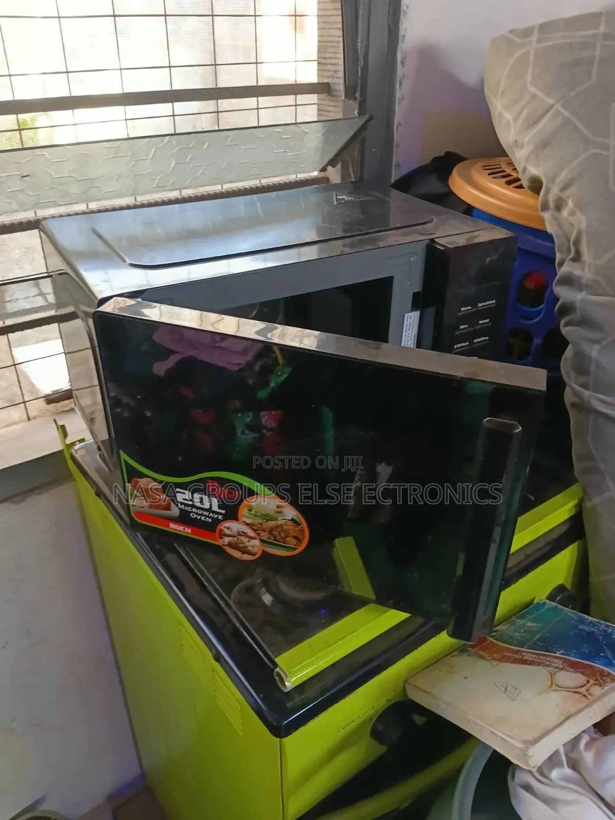 Neatly Used Microwave for Cool Price