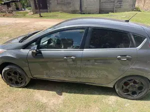 Ford Fiesta SE Hatchback 2011 Gray