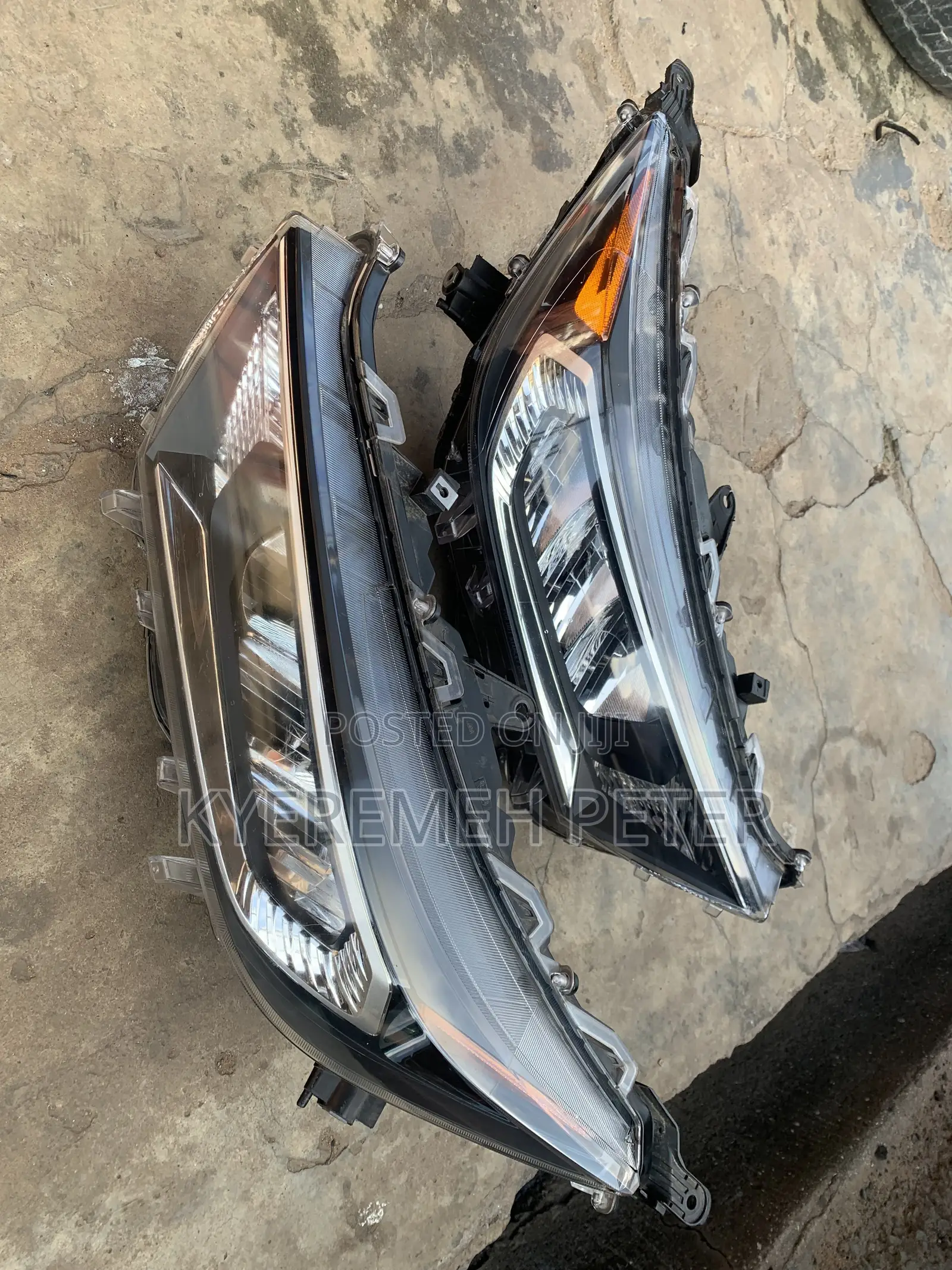 RAV4 2020 Headlight Pair Home Used