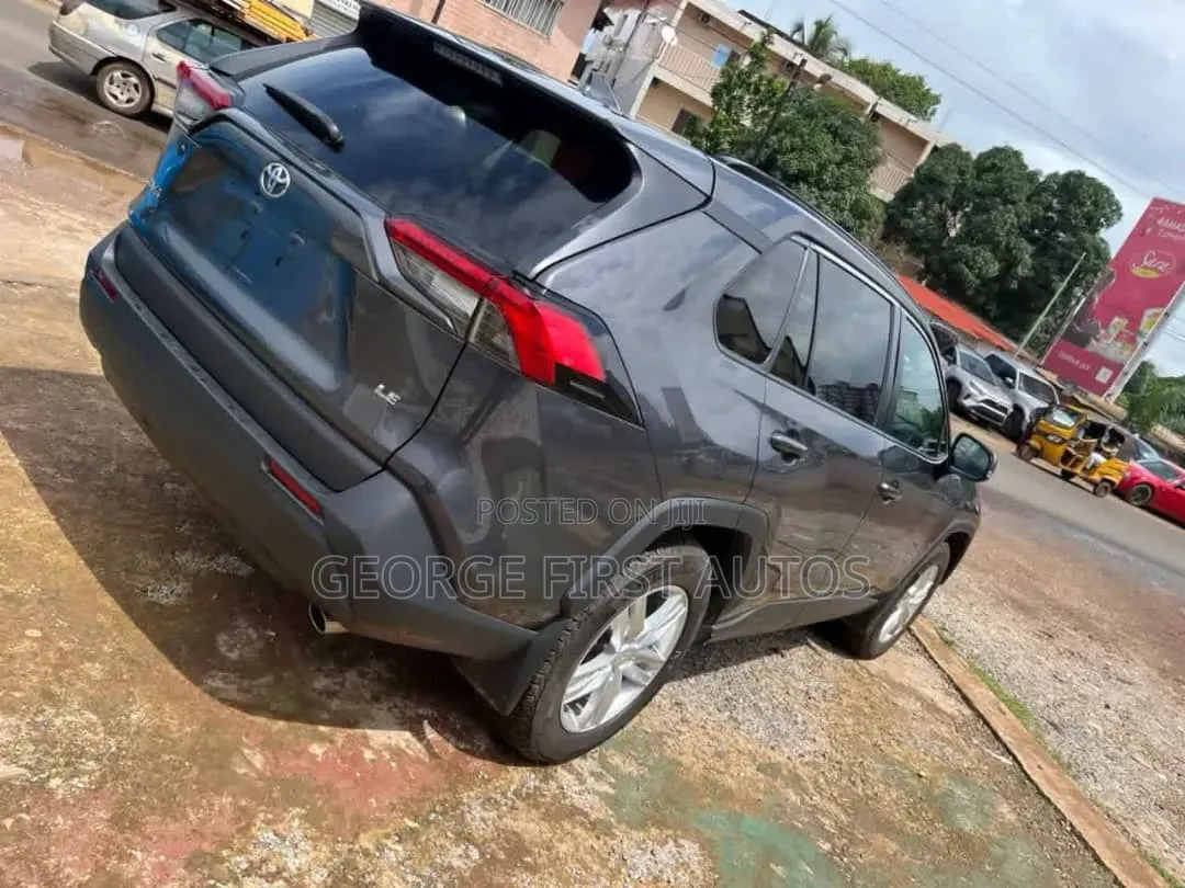 Toyota RAV4 LE 2021 Gray
