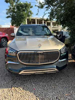 Mercedes-Benz Maybach GLS GLS 600 AWD 2023 Gold
