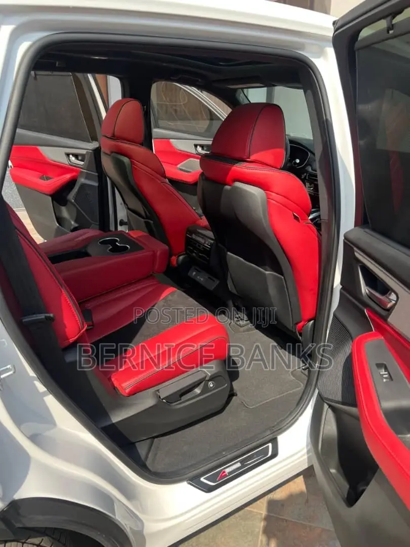 Acura MDX w/A-Spec Package 2024 White