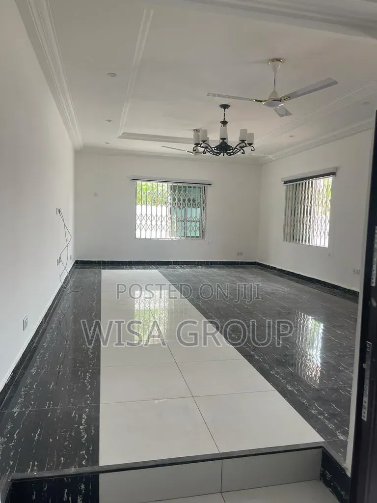 4bdrm Duplex in Wisa Group, Accra Metropolitan for rent
