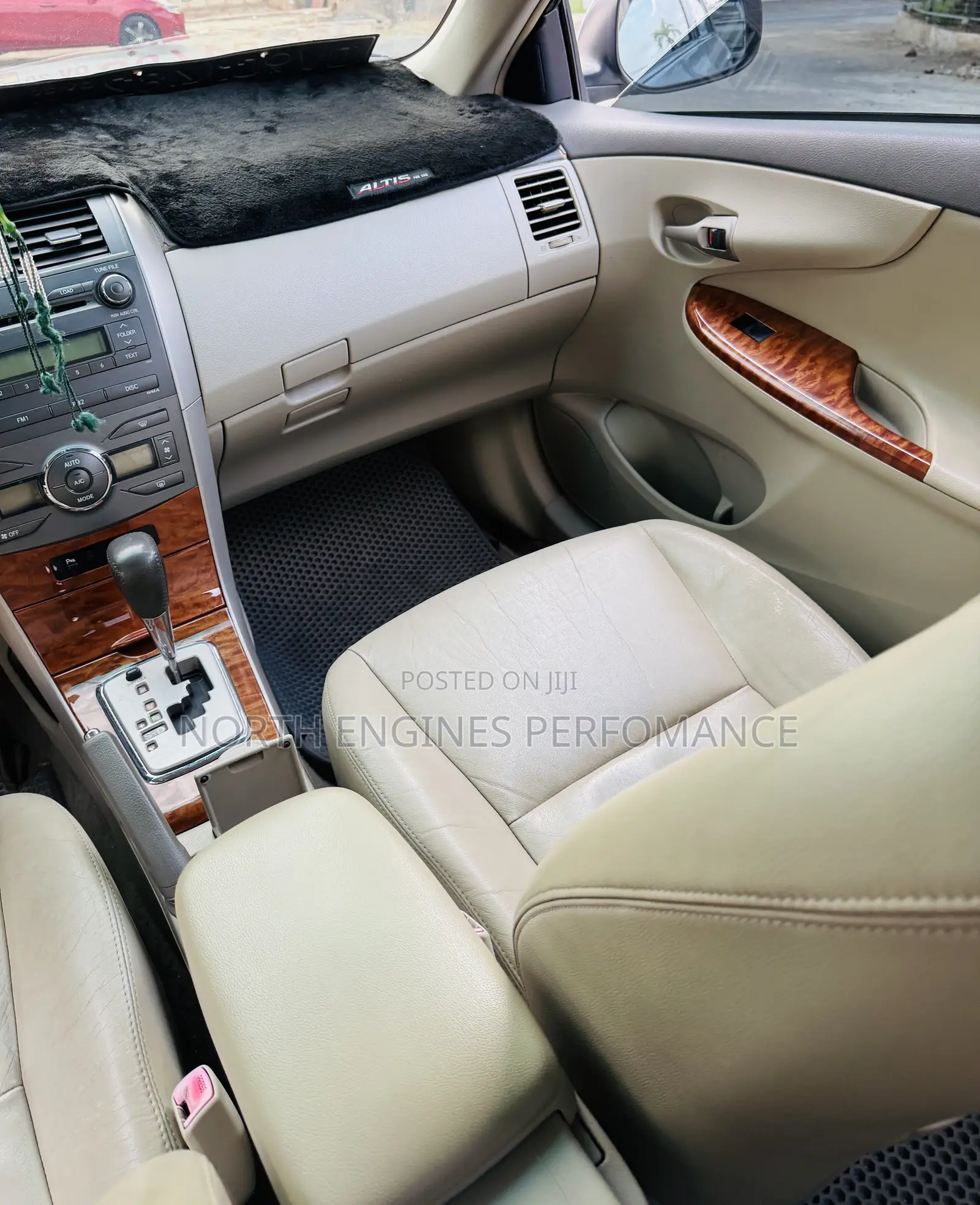 Toyota Corolla 2010 Silver