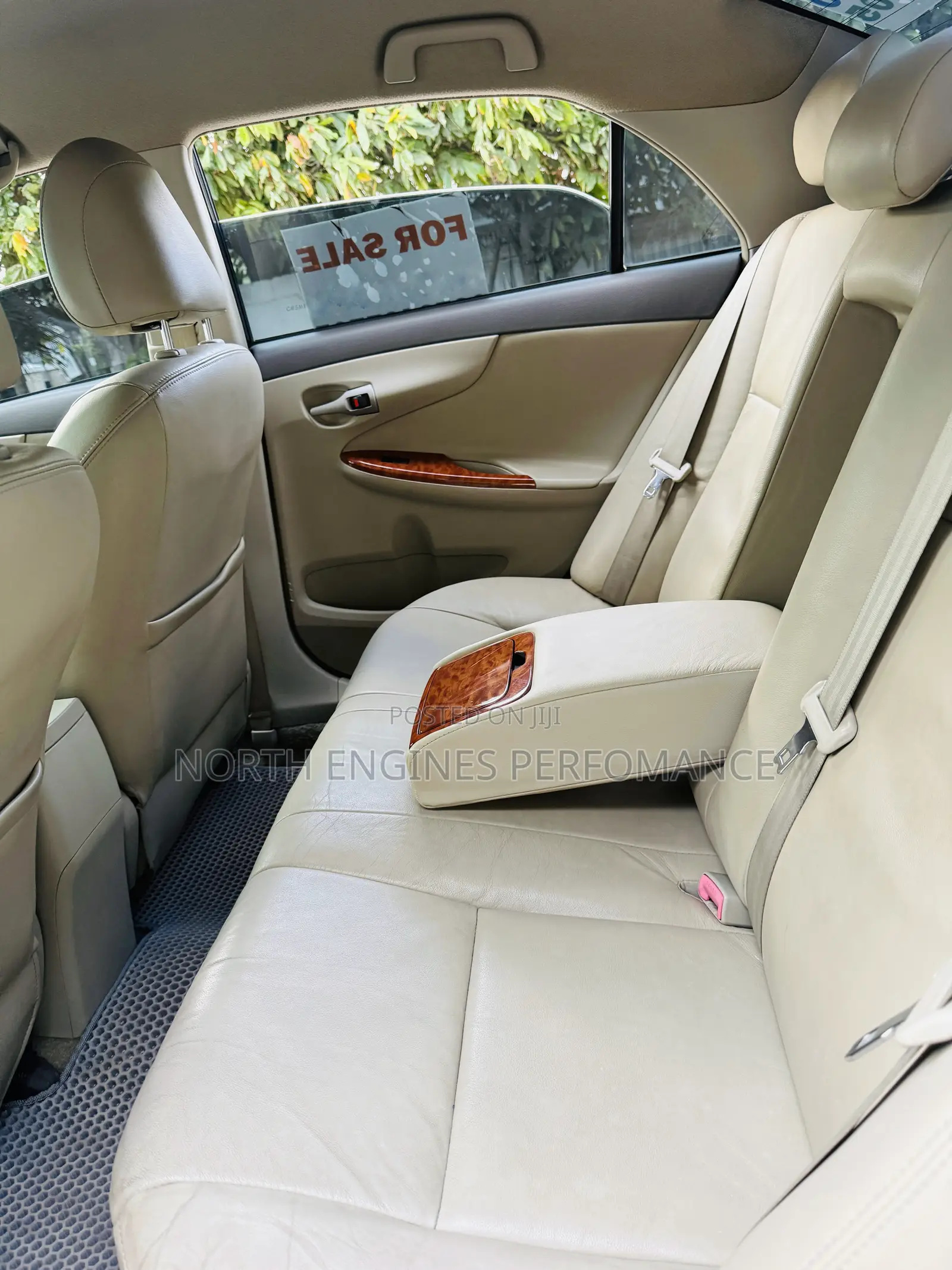 Toyota Corolla 2010 Silver