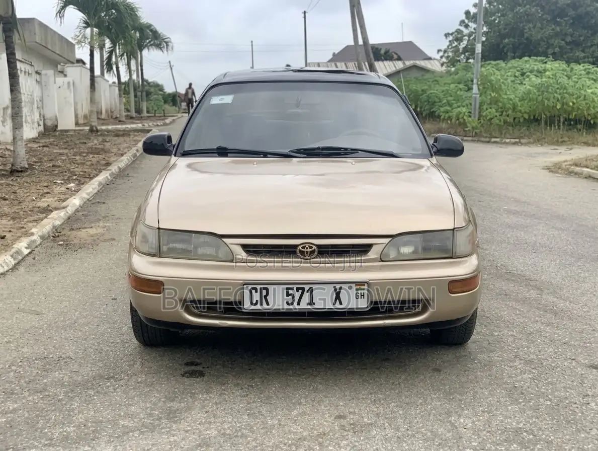 Toyota Corolla 1.6 Sedan 1997 Gold