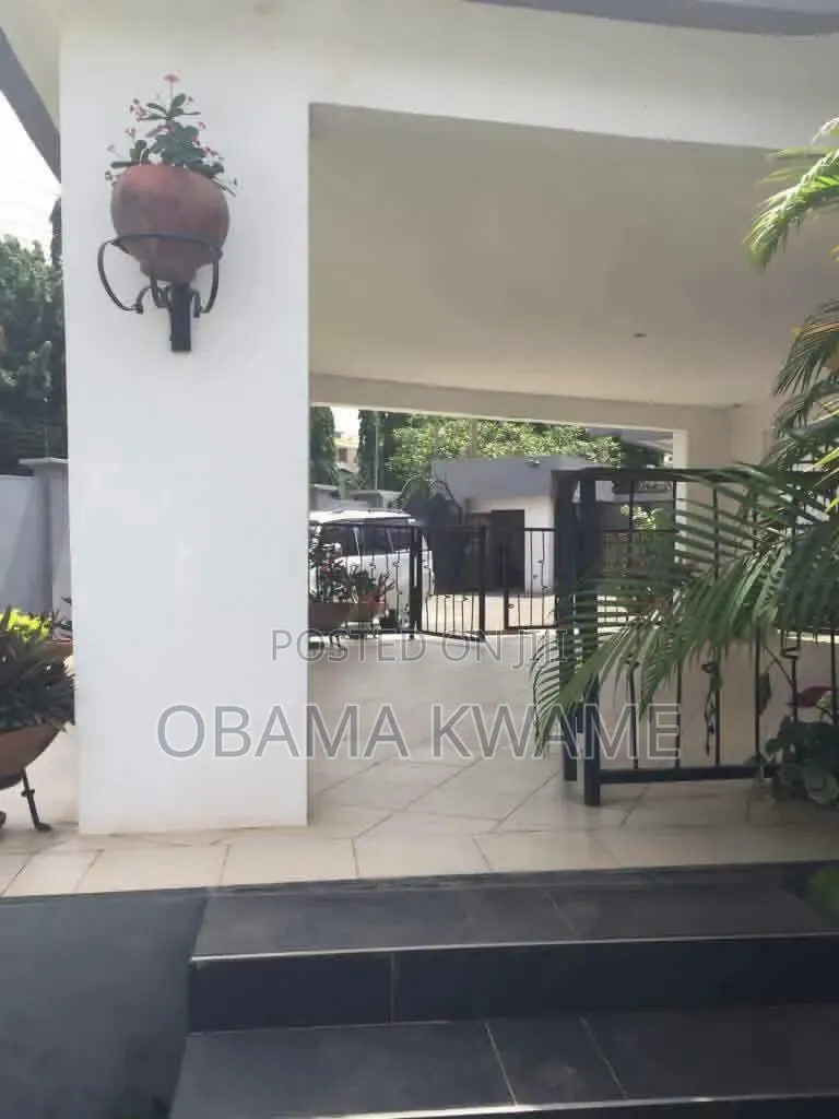 4bdrm House in Laryea Homes, Airport Residential Area for rent