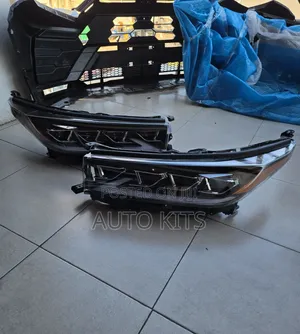 Toyota Highlander 2016-2019 Headlamp 3yokes Available and Affordable
