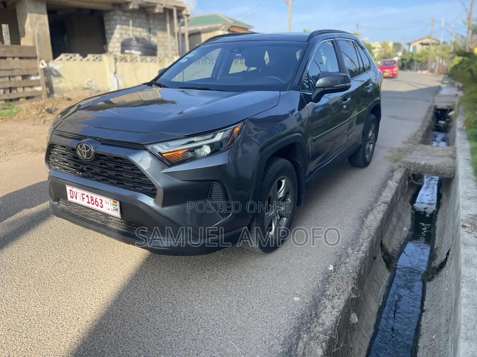Toyota RAV4 XLE AWD 2023 Gray